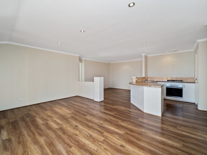 21 Evandale Road, Darch WA 6065