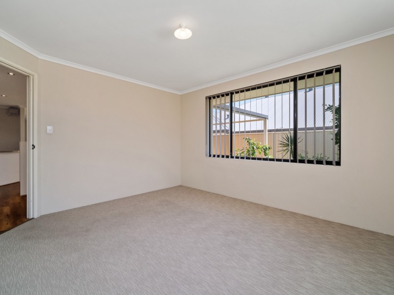 21 Evandale Road, Darch WA 6065