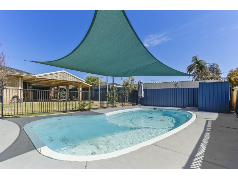 218 Summerlakes Parade, Ballajura WA 6066