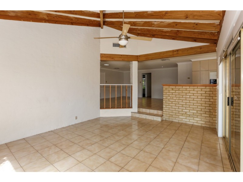 218 Summerlakes Parade, Ballajura WA 6066