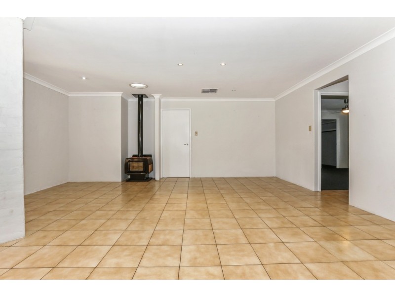 218 Summerlakes Parade, Ballajura WA 6066