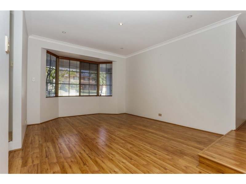 218 Summerlakes Parade, Ballajura WA 6066