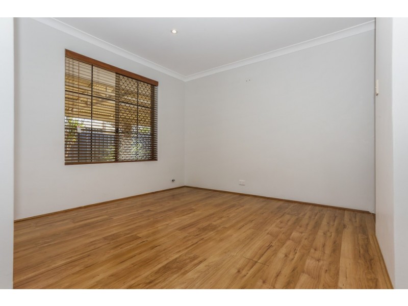 218 Summerlakes Parade, Ballajura WA 6066