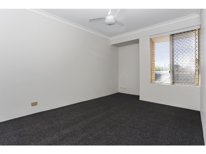 218 Summerlakes Parade, Ballajura WA 6066