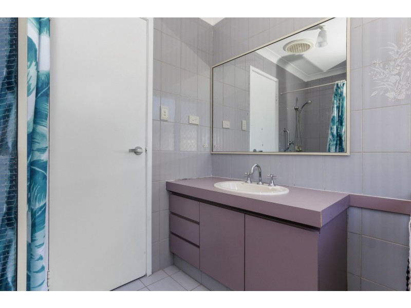 218 Summerlakes Parade, Ballajura WA 6066