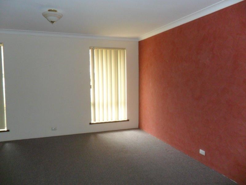 10 Fleetwood Circuit, Woodvale WA 6026