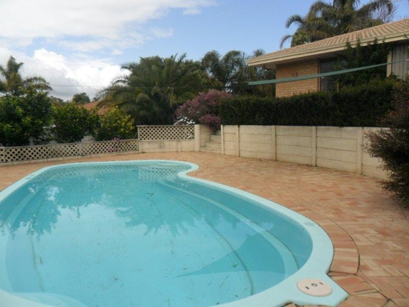 10 Fleetwood Circuit, Woodvale WA 6026