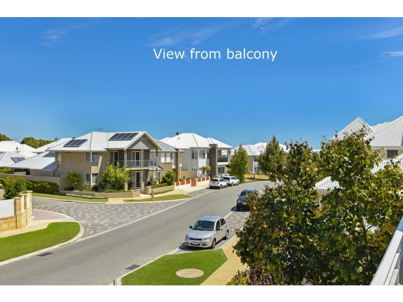4 Martinique Mews, Hillarys WA 6025