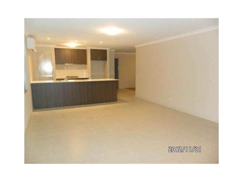 16 BOWLINE AVENUE, Alkimos WA 6038