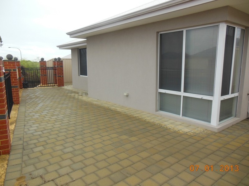 31  Gnangara Road, Madeley WA 6065