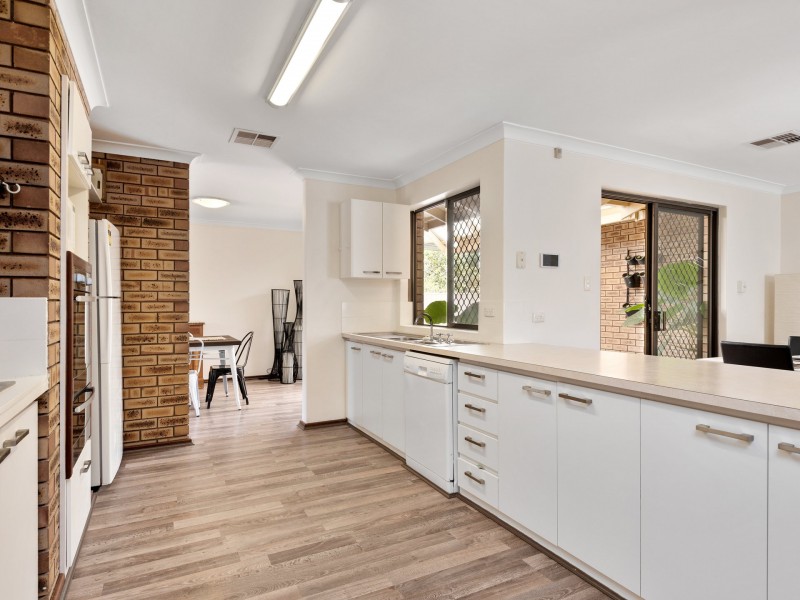 49 Twickenham Drive, Kingsley WA 6026