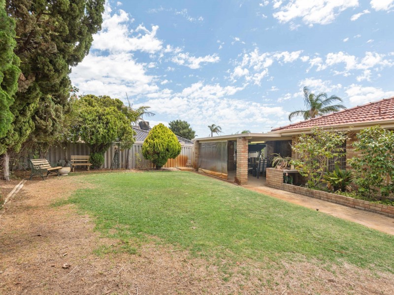 10 Dalton Crescent, Kingsley WA 6026