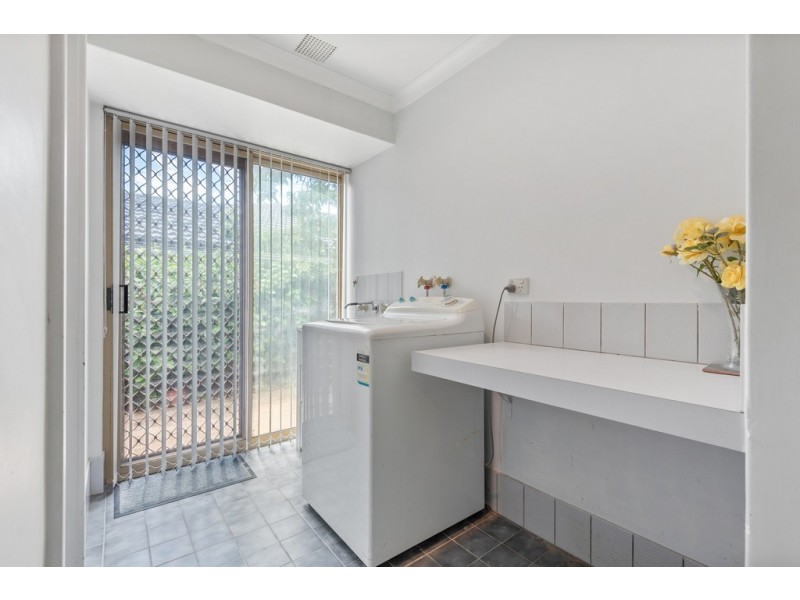 10 Dalton Crescent, Kingsley WA 6026