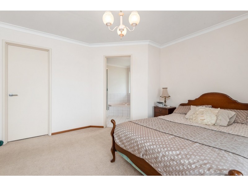 10 Dalton Crescent, Kingsley WA 6026