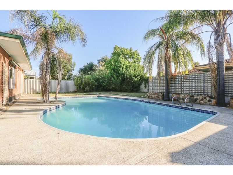 5 Manton Court, Hamersley WA 6022