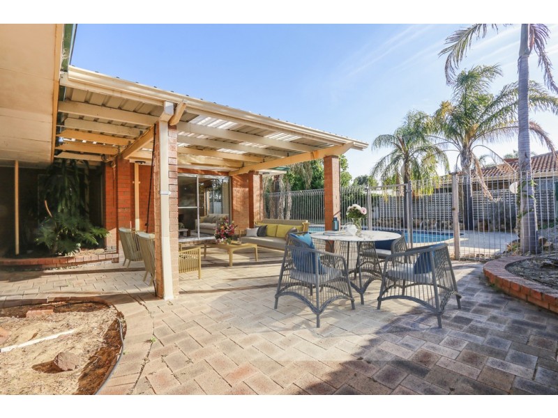 5 Manton Court, Hamersley WA 6022