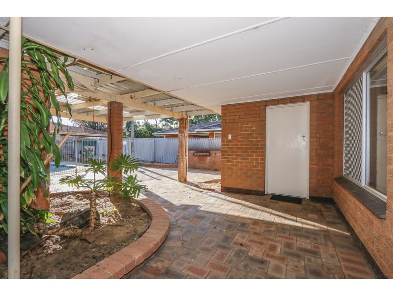 5 Manton Court, Hamersley WA 6022