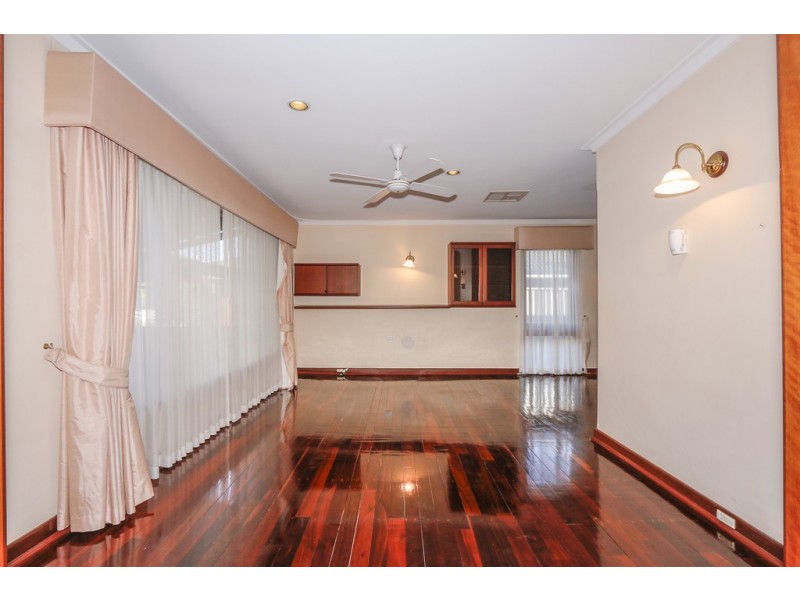 5 Manton Court, Hamersley WA 6022