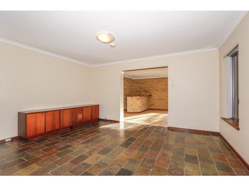 5 Manton Court, Hamersley WA 6022