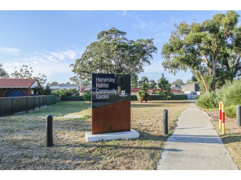 5 Manton Court, Hamersley WA 6022