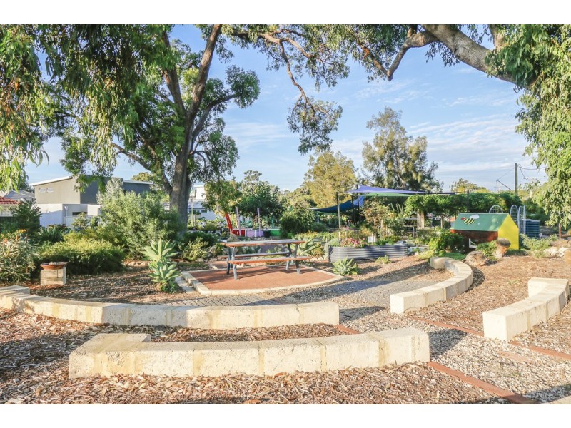 5 Manton Court, Hamersley WA 6022