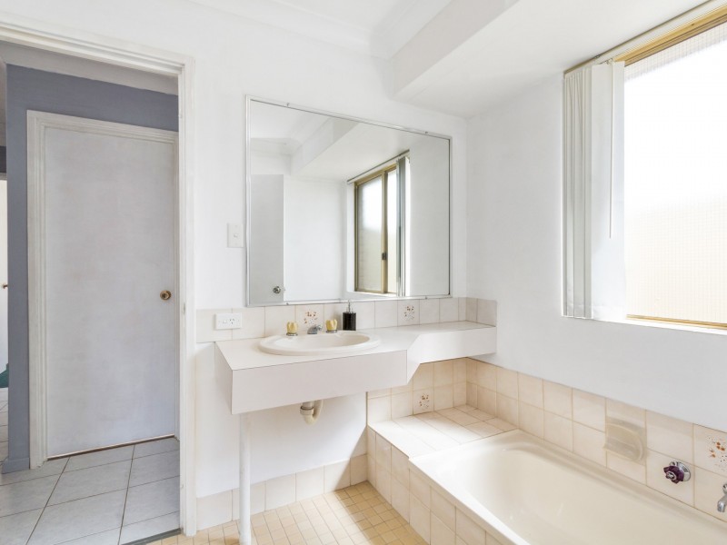 87 Creaney Drive, Kingsley WA 6026