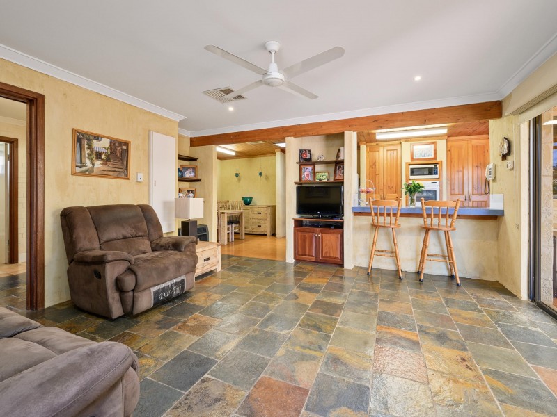 34 Cobradah Way, Kingsley WA 6026