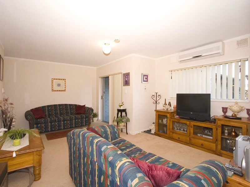 1/21 Gretham Road, Westminster WA 6061