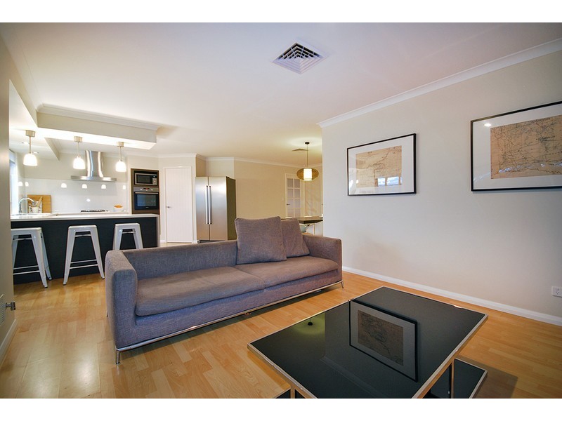 2 METROLINER DRV, Currambine WA 6028