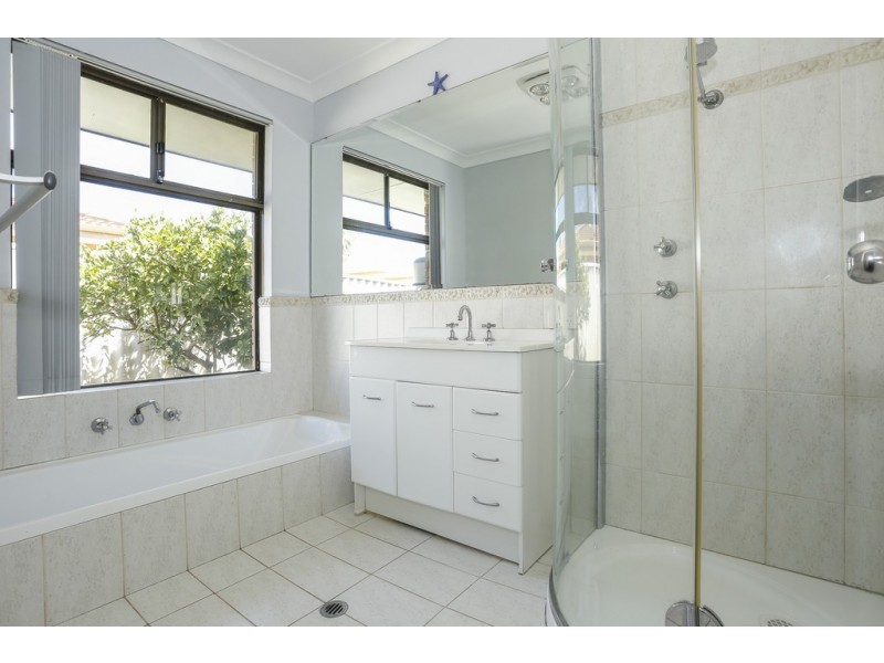 8 Tangent Court, Mullaloo WA 6027