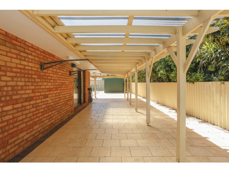 8 Tangent Court, Mullaloo WA 6027