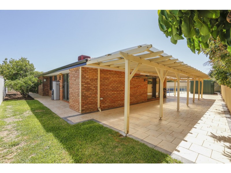 8 Tangent Court, Mullaloo WA 6027