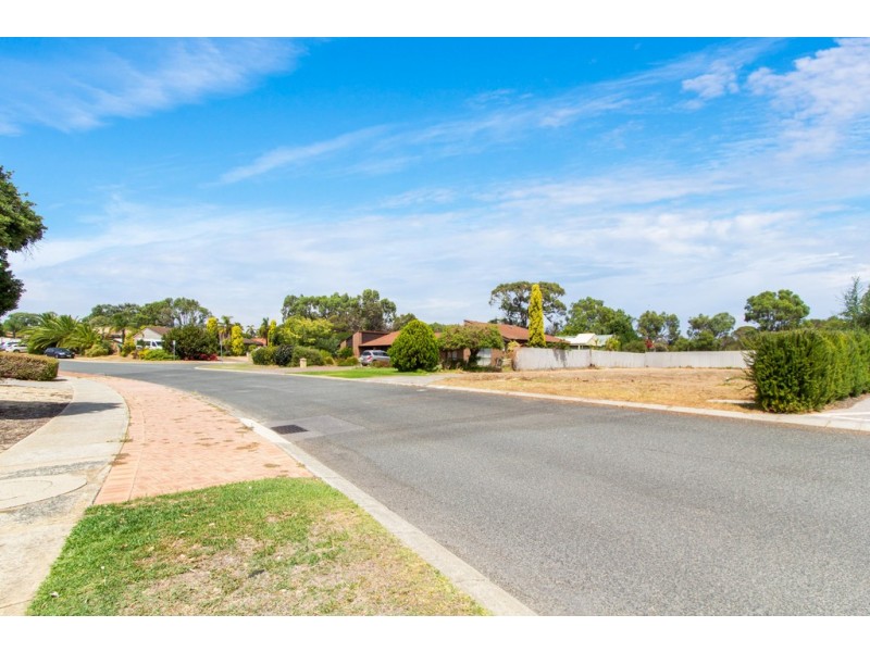 71 Wimbledon Drive, Kingsley WA 6026