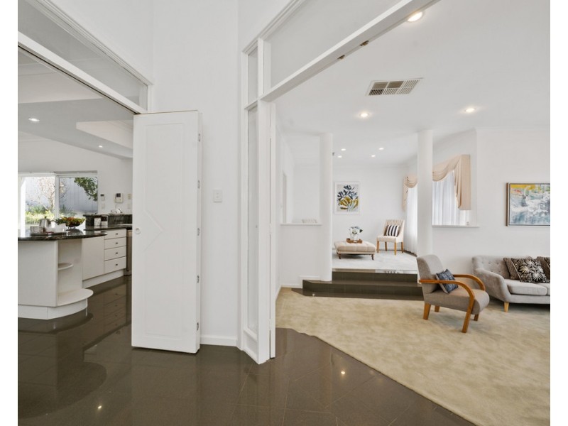 10 Kirribilli Court, Kallaroo WA 6025