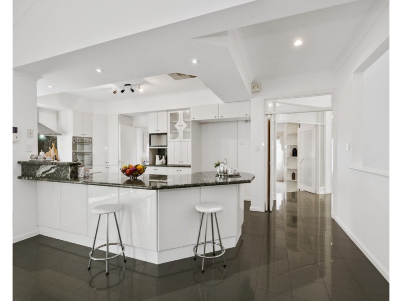 10 Kirribilli Court, Kallaroo WA 6025