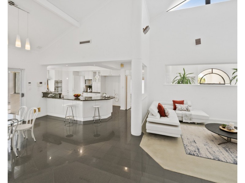 10 Kirribilli Court, Kallaroo WA 6025