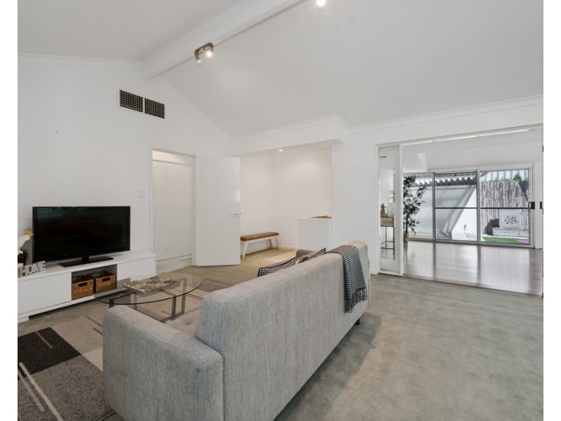 10 Kirribilli Court, Kallaroo WA 6025