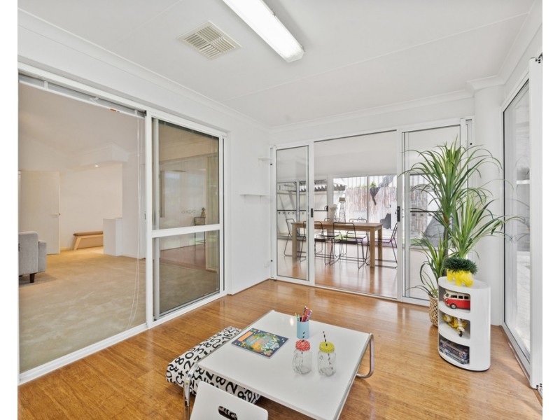 10 Kirribilli Court, Kallaroo WA 6025