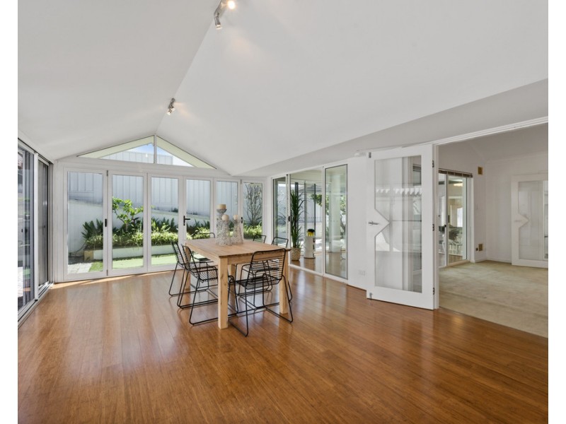 10 Kirribilli Court, Kallaroo WA 6025