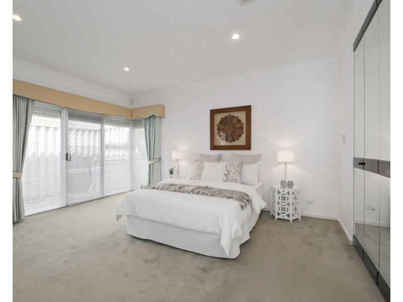 10 Kirribilli Court, Kallaroo WA 6025