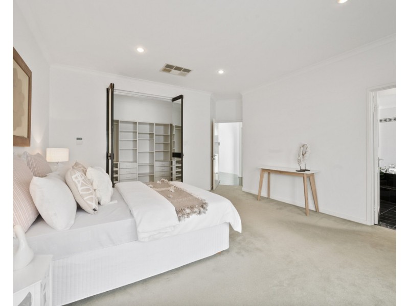 10 Kirribilli Court, Kallaroo WA 6025