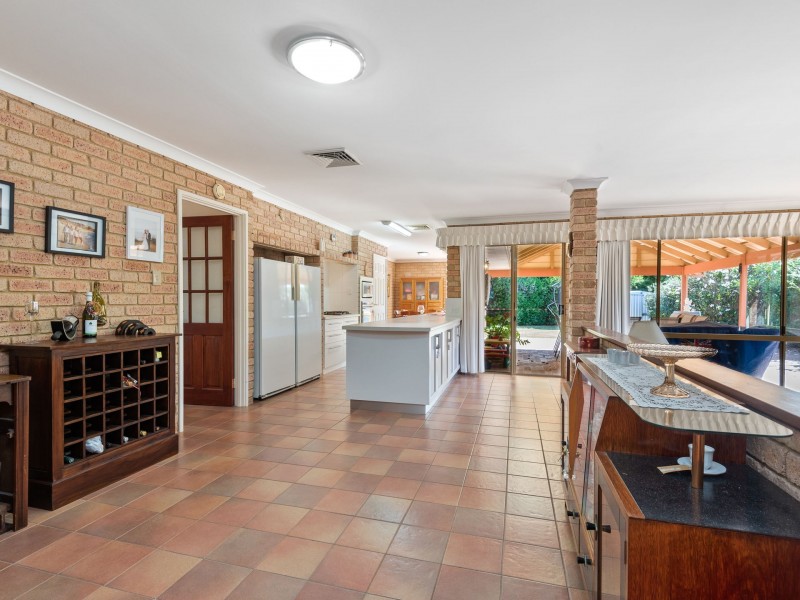 34 McDowell Crescent, Kingsley WA 6026