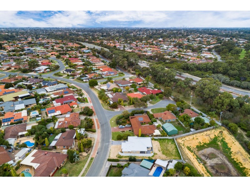 71a Wimbledon Drive, Kingsley WA 6026