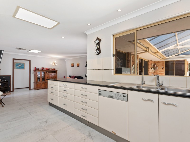 7 Alperton Court, Kingsley WA 6026