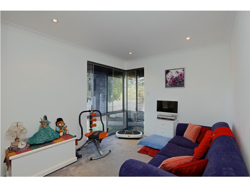 3 Castle Court, Kallaroo WA 6025