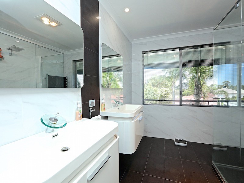 3 Castle Court, Kallaroo WA 6025