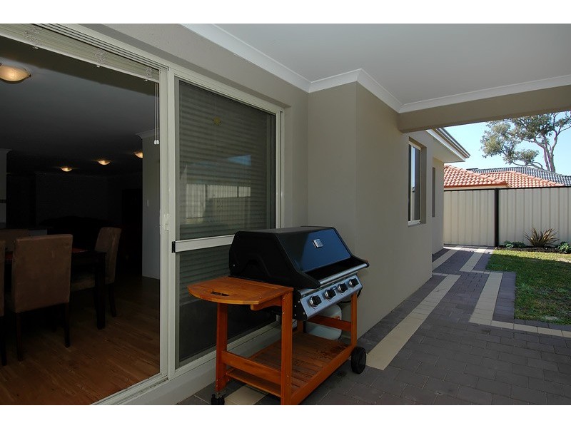 10 Yaroomba Place, Clarkson WA 6030