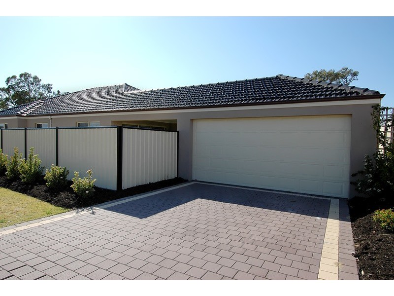 10 Yaroomba Place, Clarkson WA 6030