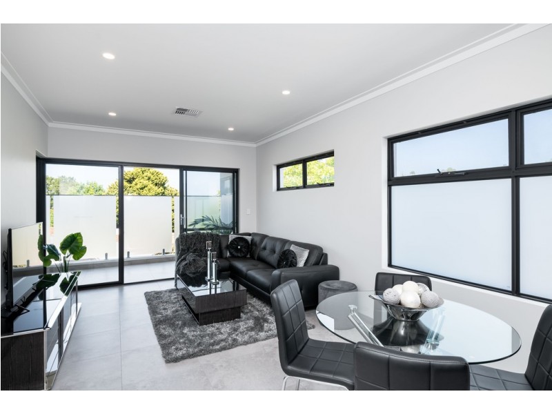 2/17 Methuen Way, Duncraig WA 6023