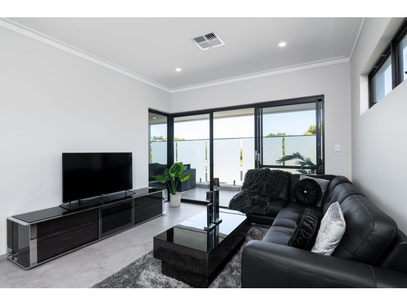 2/17 Methuen Way, Duncraig WA 6023